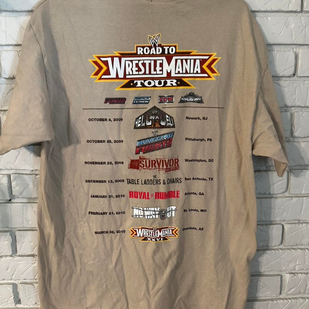 WWE Shirt Mens Large Tan Road to WrestleMania Tour HD Crew 2009 2010 Graphic